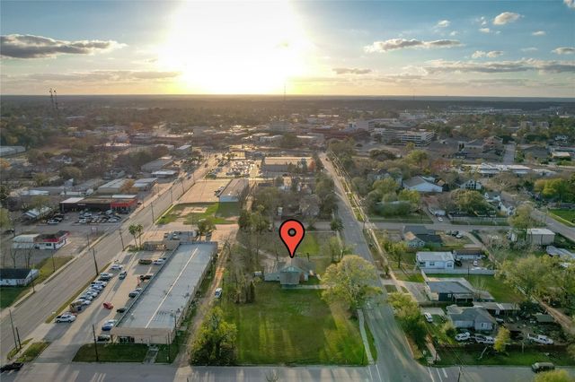 309 E Phillips Street, Conroe, TX 77301