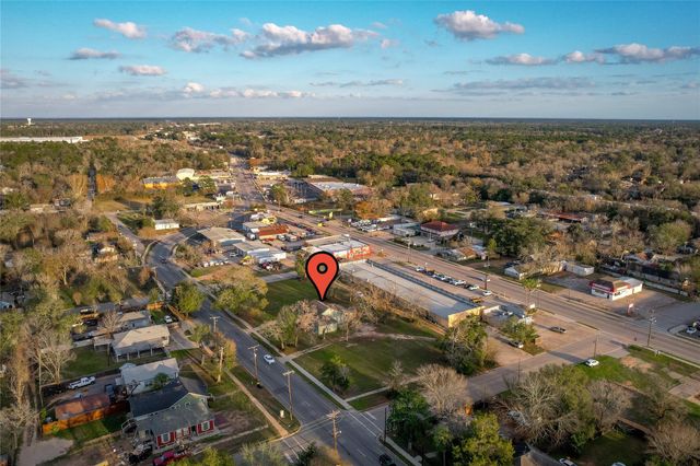 309 E Phillips Street, Conroe, TX 77301