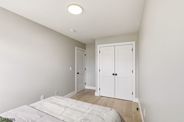 8 Somerset St, Carteret Boro, NJ 07008