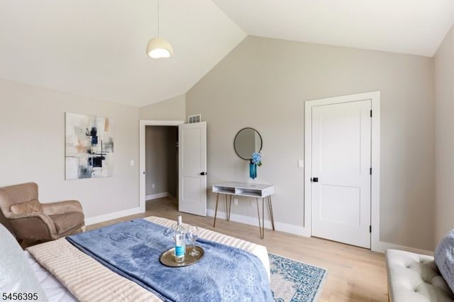 8 Somerset St, Carteret Boro, NJ 07008