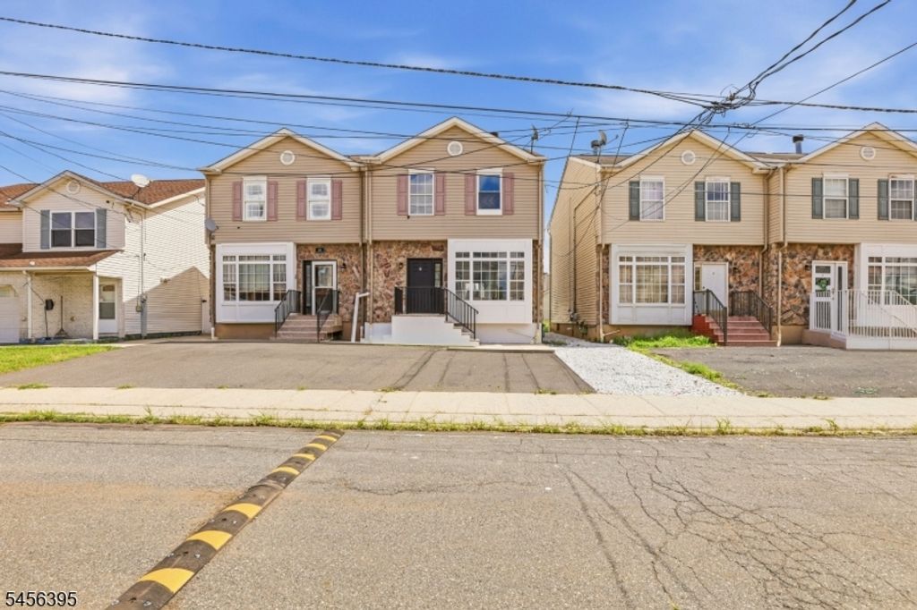 8 Somerset St, Carteret Boro, NJ 07008 — exterior