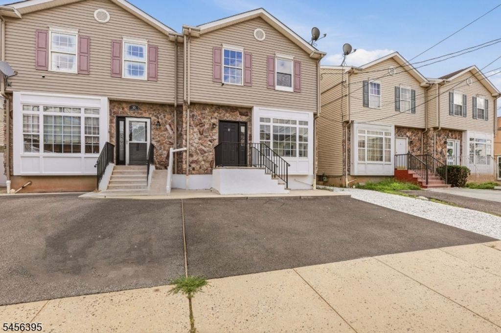 8 Somerset St, Carteret Boro, NJ 07008 — photo 3