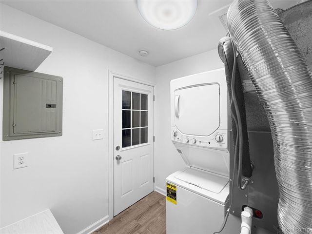 21919 Avalon Street, St. Clair Shores, MI 48080