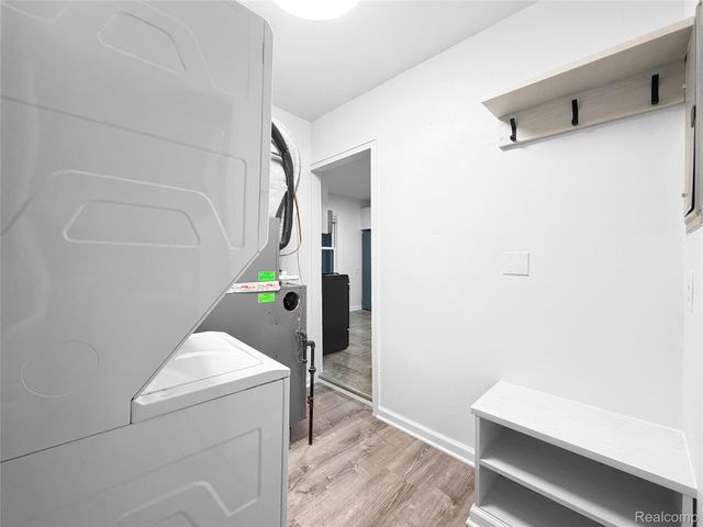 21919 Avalon Street, St. Clair Shores, MI 48080