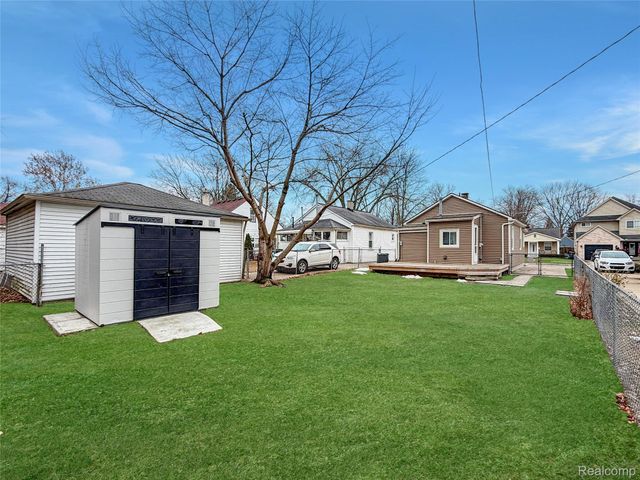 21919 Avalon Street, St. Clair Shores, MI 48080
