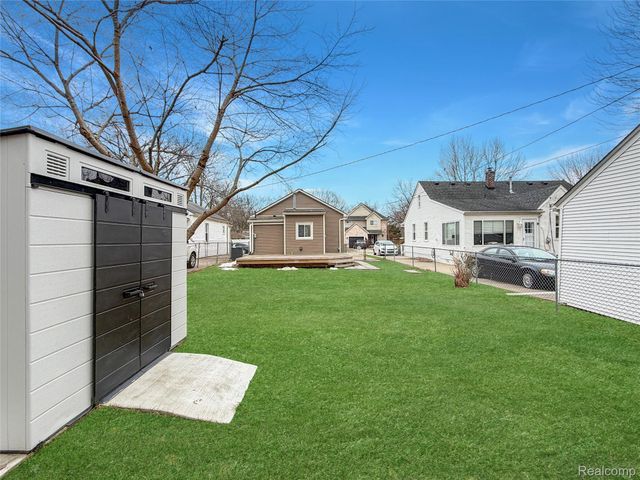 21919 Avalon Street, St. Clair Shores, MI 48080