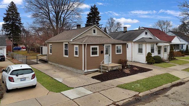 21919 Avalon Street, St. Clair Shores, MI 48080