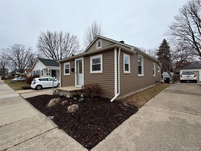 21919 Avalon Street, St. Clair Shores, MI 48080