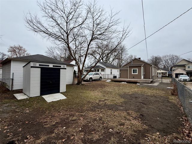 21919 Avalon Street, St. Clair Shores, MI 48080
