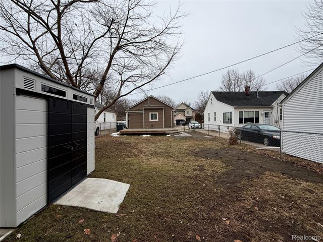 21919 Avalon Street, St. Clair Shores, MI 48080