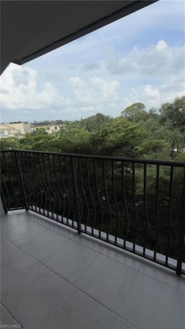 1100 Pine Ridge RD B-403, Naples, FL 34108