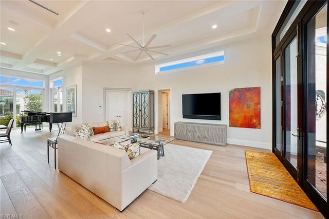 7963 Grand Bay DR 11, Naples, FL 34108