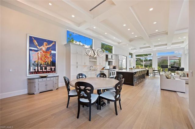 7963 Grand Bay DR 11, Naples, FL 34108