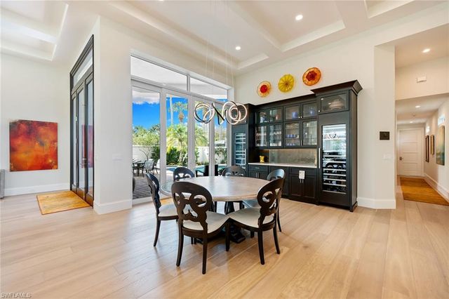 7963 Grand Bay DR 11, Naples, FL 34108