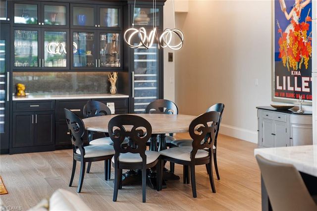 7963 Grand Bay DR 11, Naples, FL 34108