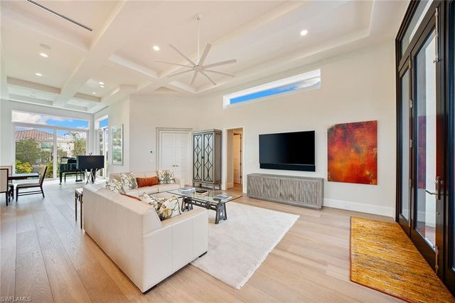 7963 Grand Bay DR 11, Naples, FL 34108