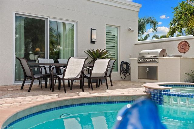 7963 Grand Bay DR 11, Naples, FL 34108