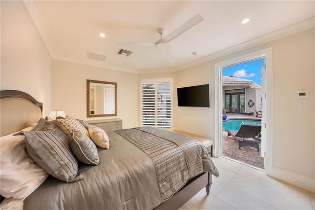 7963 Grand Bay DR 11, Naples, FL 34108