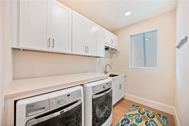 7963 Grand Bay DR 11, Naples, FL 34108