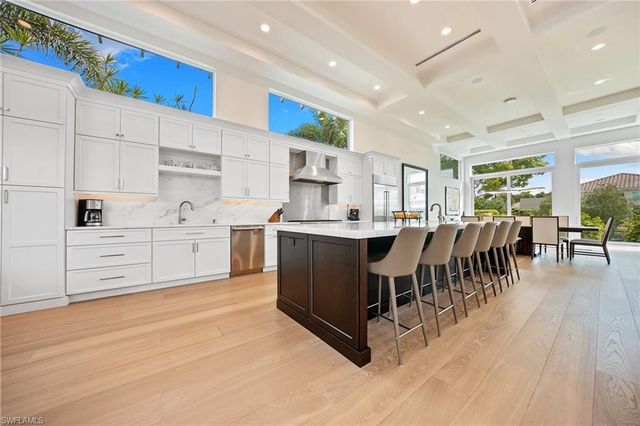 7963 Grand Bay DR 11, Naples, FL 34108