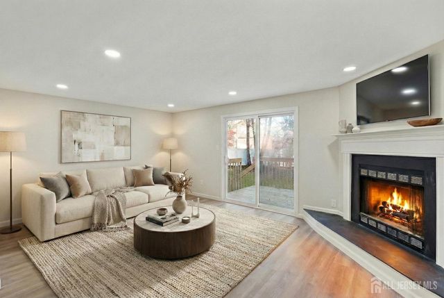 6 Wood Acres Drive, North Brunswick, NJ 08902