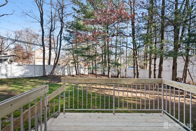 6 Wood Acres Drive, North Brunswick, NJ 08902