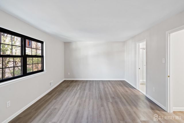 6 Wood Acres Drive, North Brunswick, NJ 08902