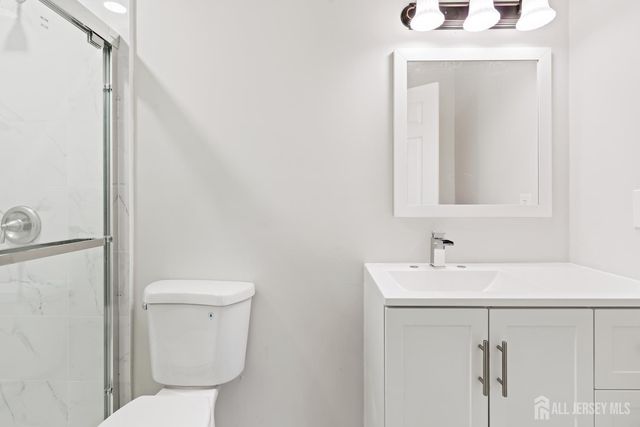 6 Wood Acres Drive, North Brunswick, NJ 08902