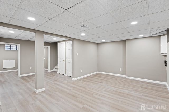 6 Wood Acres Drive, North Brunswick, NJ 08902