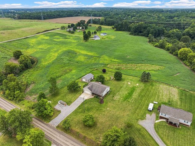 2436 S Henderson Road, Davison Twp, MI 48423