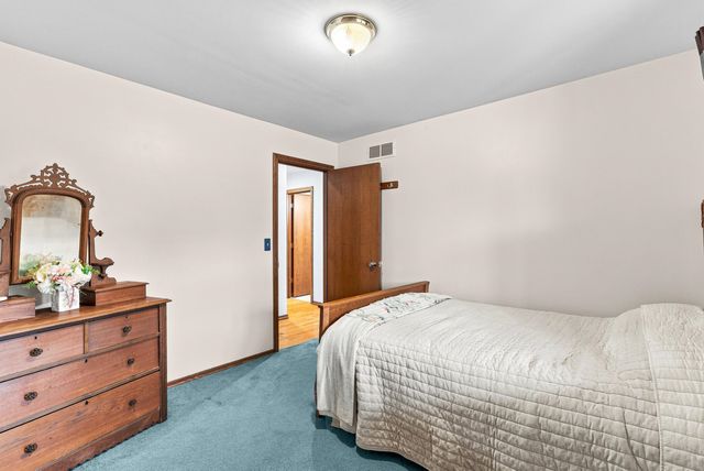 2436 S Henderson Road, Davison Twp, MI 48423