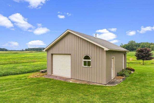 2436 S Henderson Road, Davison Twp, MI 48423