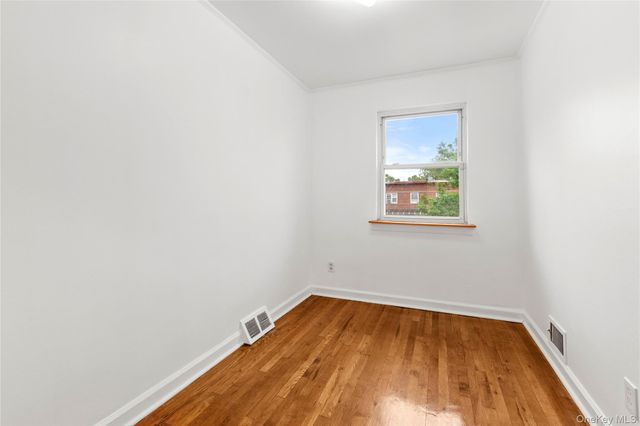 15320 58th Avenue, Flushing, NY 11355