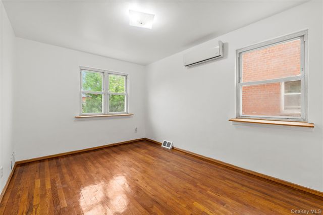 15320 58th Avenue, Flushing, NY 11355