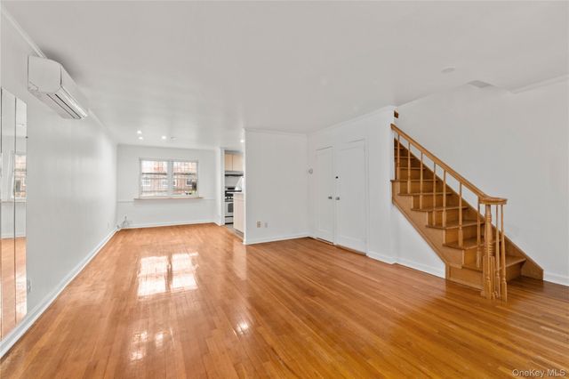 15320 58th Avenue, Flushing, NY 11355
