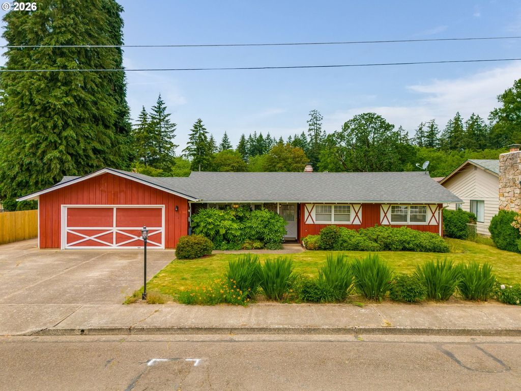 Image 1 of property listing at 515 Sw BROCKWOOD Ave, Mc Minnville, OR 97128