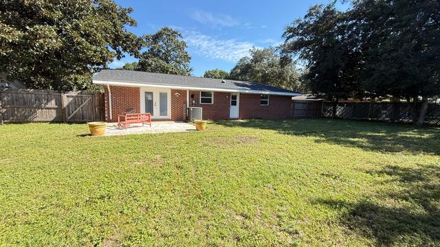 6 NW Chelsea Drive, Fort Walton Beach, FL 32547