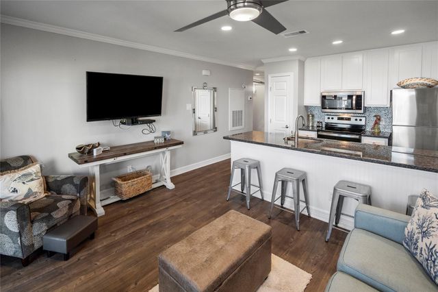 9520 Seawall Boulevard 308, Galveston, TX 77554