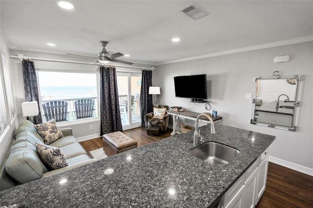 9520 Seawall Boulevard 308, Galveston, TX 77554