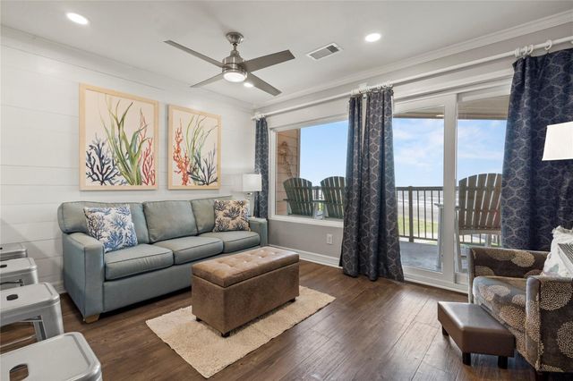 9520 Seawall Boulevard 308, Galveston, TX 77554