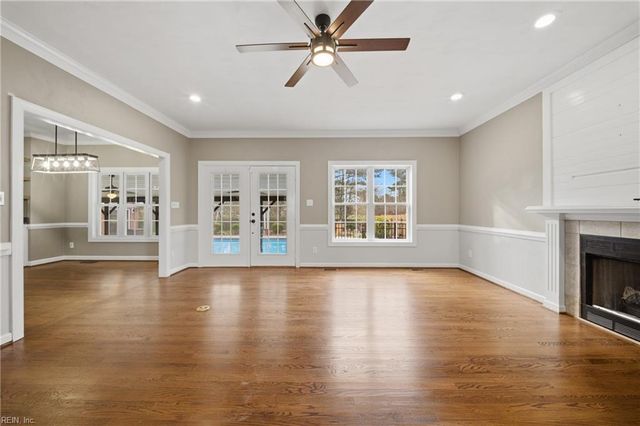 313 Sweetbay DR, Chesapeake, VA 23322