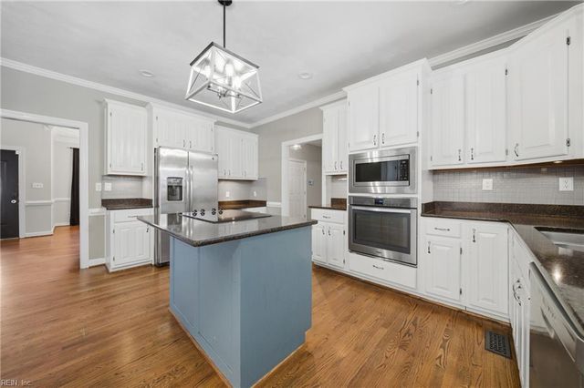 313 Sweetbay DR, Chesapeake, VA 23322