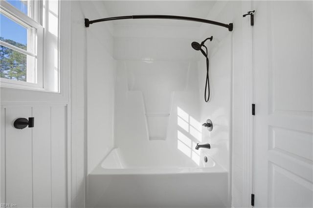 313 Sweetbay DR, Chesapeake, VA 23322