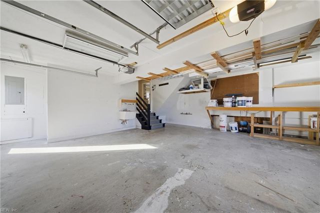 313 Sweetbay DR, Chesapeake, VA 23322