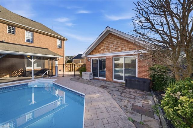 313 Sweetbay DR, Chesapeake, VA 23322