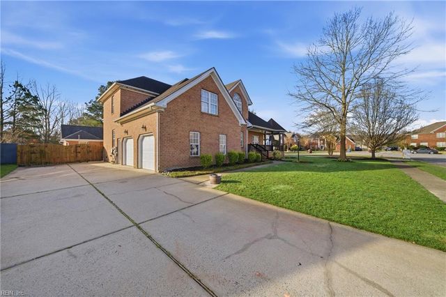 313 Sweetbay DR, Chesapeake, VA 23322