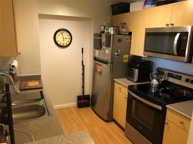 1919 Van Buren St 219A, Hollywood, FL 33020