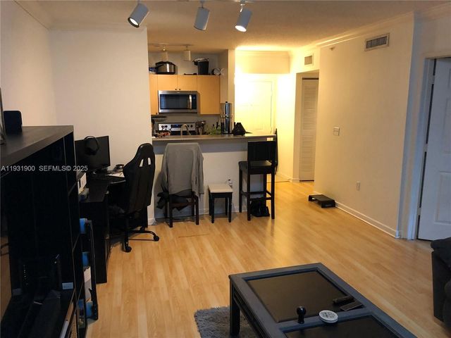 1919 Van Buren St 219A, Hollywood, FL 33020