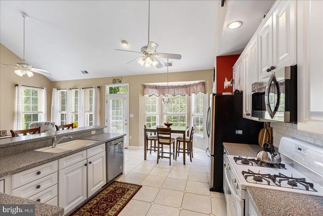 10 FITZGERALD LN, Columbus, NJ 08022