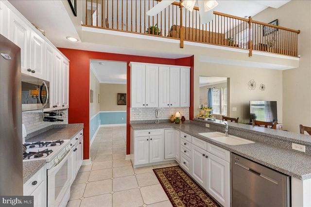 10 FITZGERALD LN, Columbus, NJ 08022